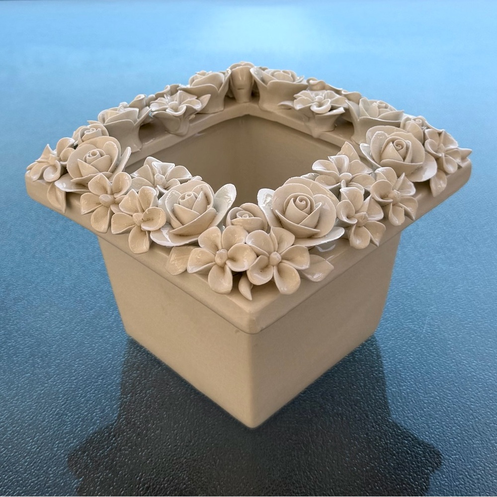 3D Mixed Floral Antique White Ceramic Square Planter/Vase - Picture 2 of 8